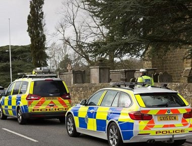 Τραγωδία στην Αγγλία: Μεθυσμένη οδηγός χτύπησε πενταμελή οικογένεια σε δρόμο (φωτό, βίντεο)